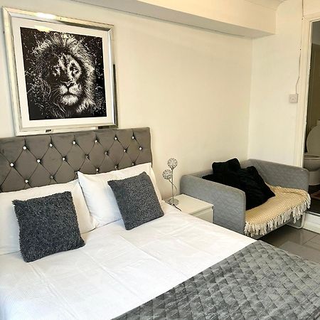 "Bright & Spacious" 3 Bedroom Flat By Kings Cross, St Pancras Station!!!!64 런던 외부 사진
