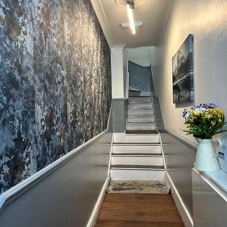 "Bright & Spacious" 3 Bedroom Flat By Kings Cross, St Pancras Station!!!!64 런던 외부 사진