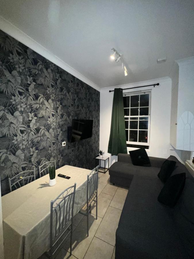 "Bright & Spacious" 3 Bedroom Flat By Kings Cross, St Pancras Station!!!!64 런던 외부 사진