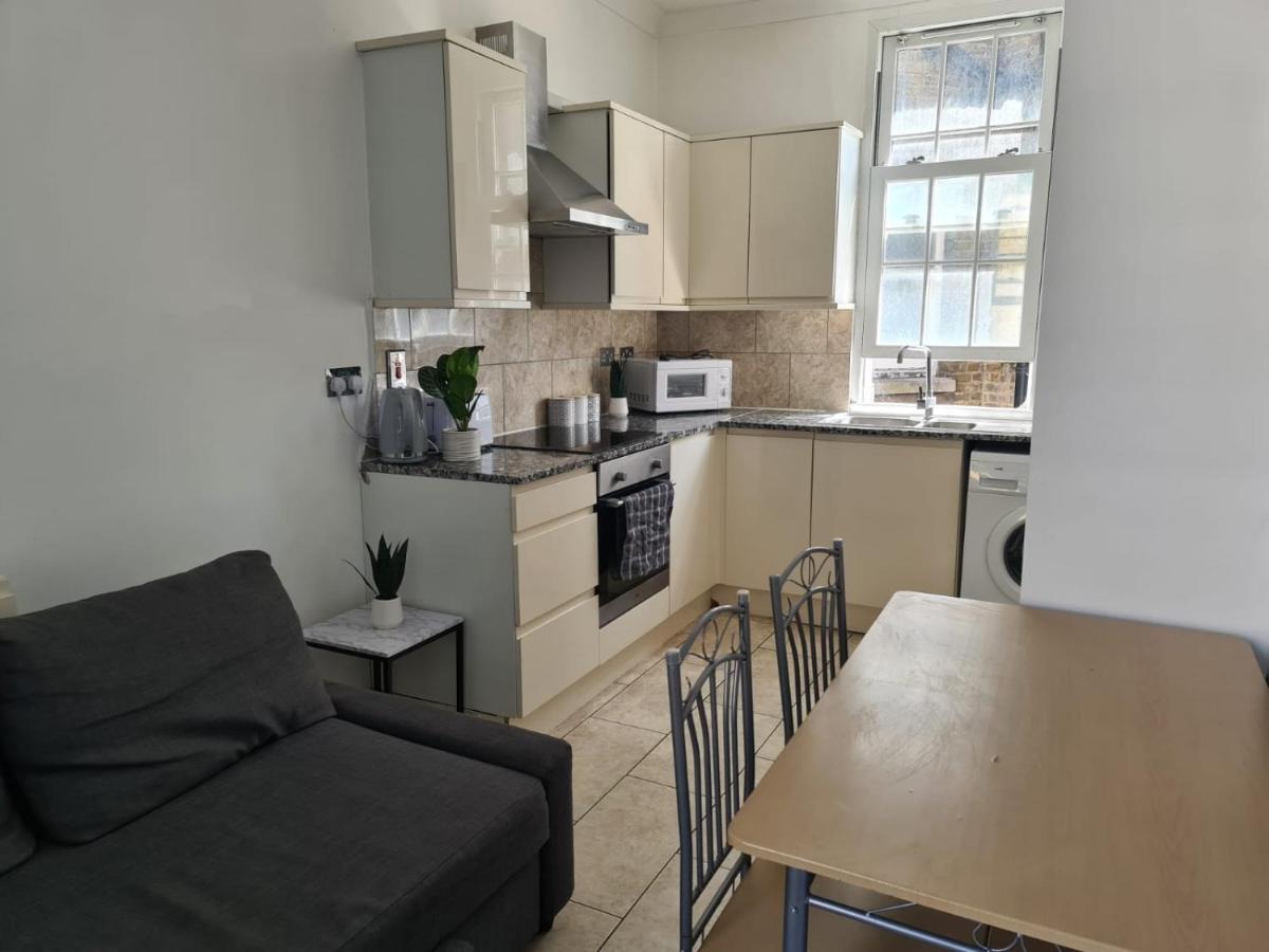 "Bright & Spacious" 3 Bedroom Flat By Kings Cross, St Pancras Station!!!!64 런던 외부 사진