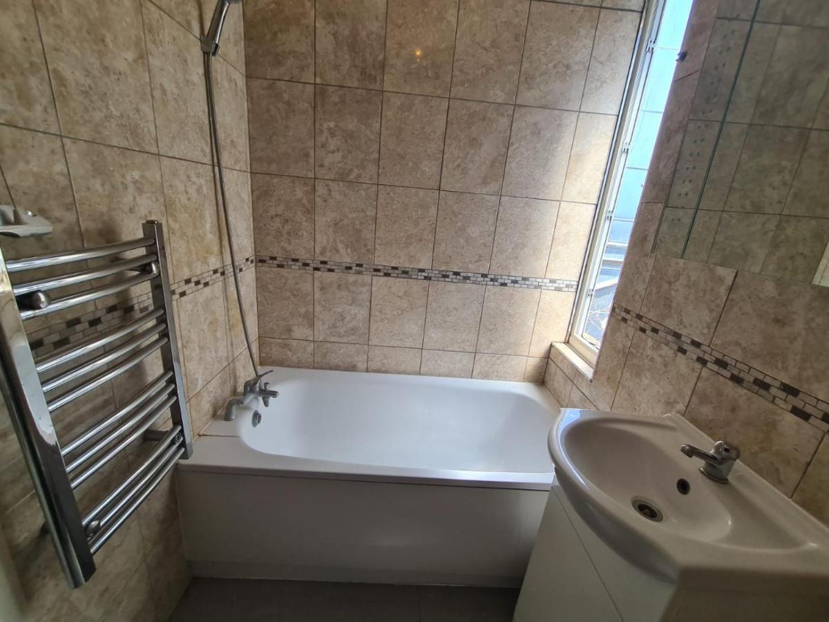 "Bright & Spacious" 3 Bedroom Flat By Kings Cross, St Pancras Station!!!!64 런던 외부 사진