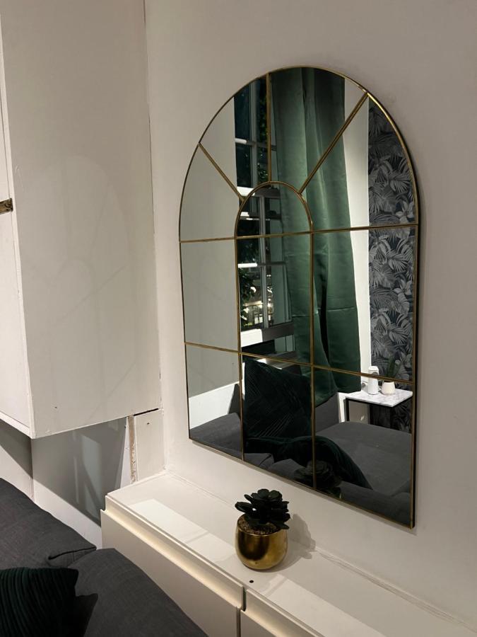 "Bright & Spacious" 3 Bedroom Flat By Kings Cross, St Pancras Station!!!!64 런던 외부 사진