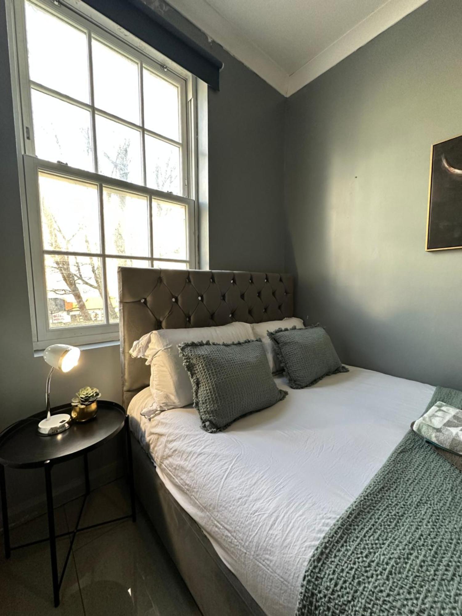"Bright & Spacious" 3 Bedroom Flat By Kings Cross, St Pancras Station!!!!64 런던 외부 사진