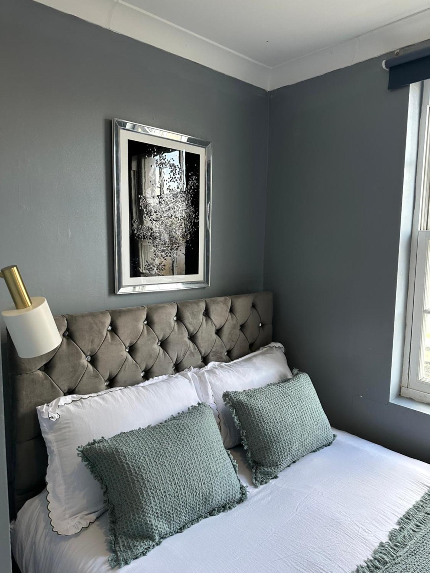 "Bright & Spacious" 3 Bedroom Flat By Kings Cross, St Pancras Station!!!!64 런던 외부 사진