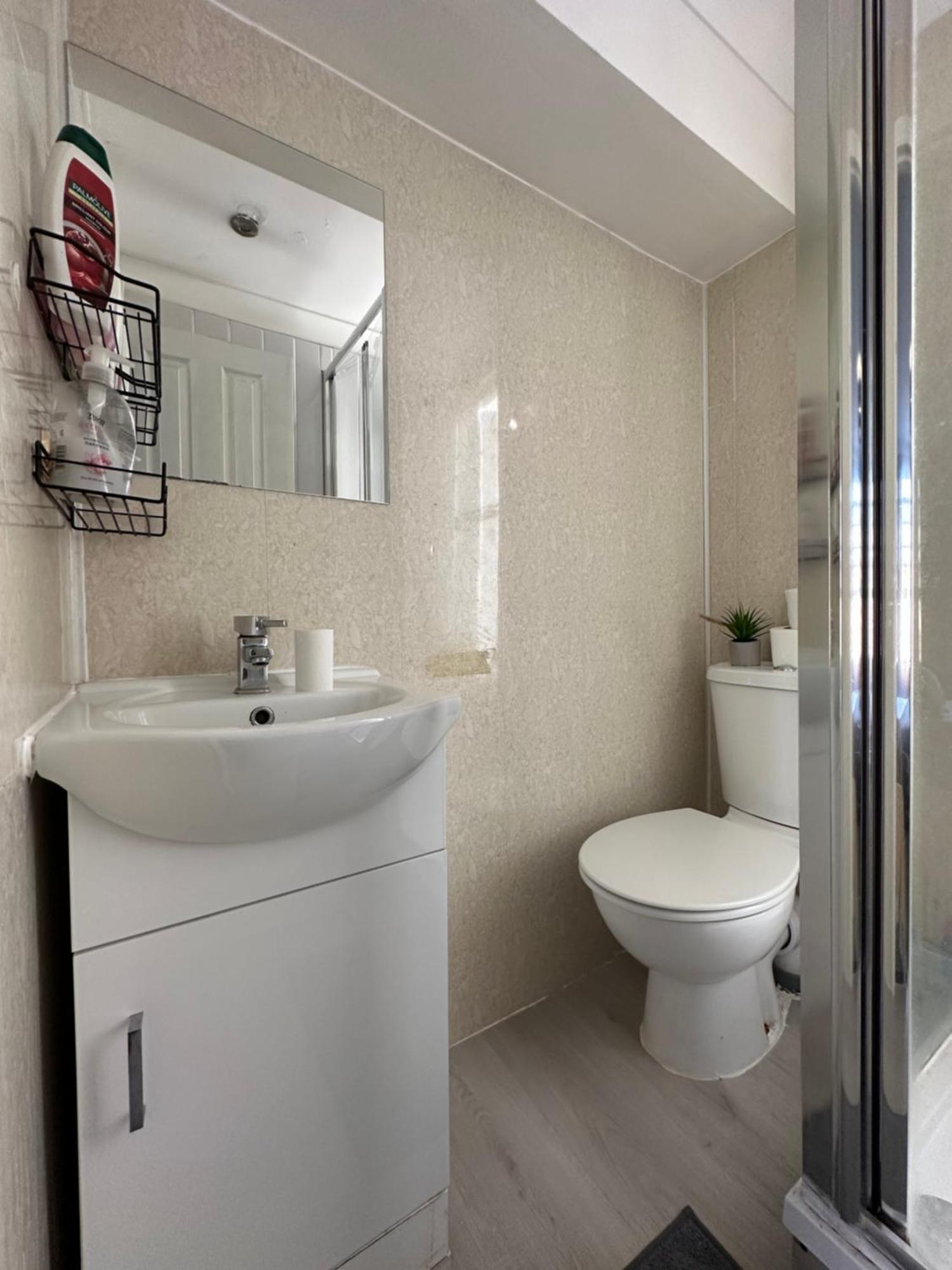 "Bright & Spacious" 3 Bedroom Flat By Kings Cross, St Pancras Station!!!!64 런던 외부 사진