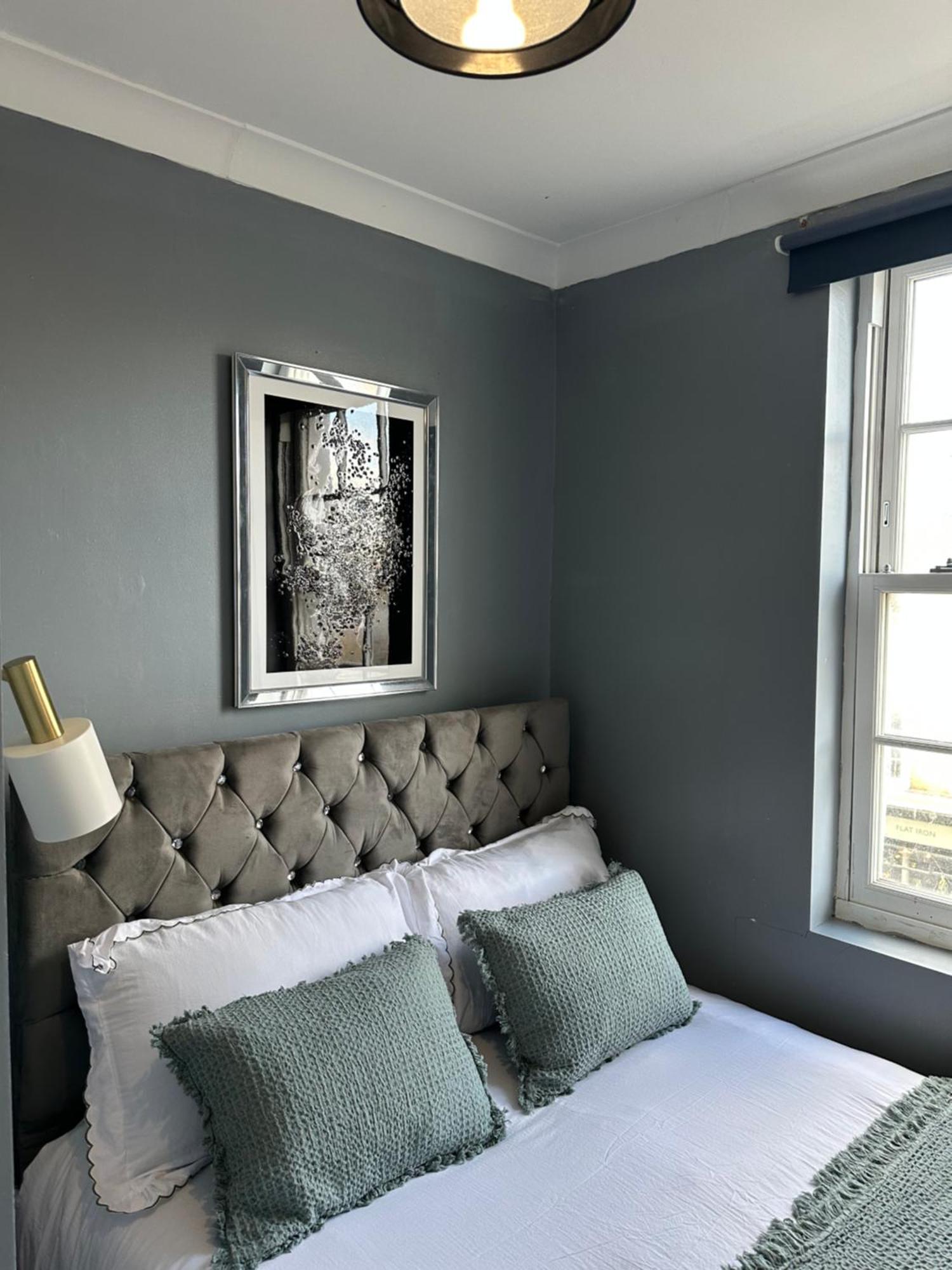 "Bright & Spacious" 3 Bedroom Flat By Kings Cross, St Pancras Station!!!!64 런던 외부 사진