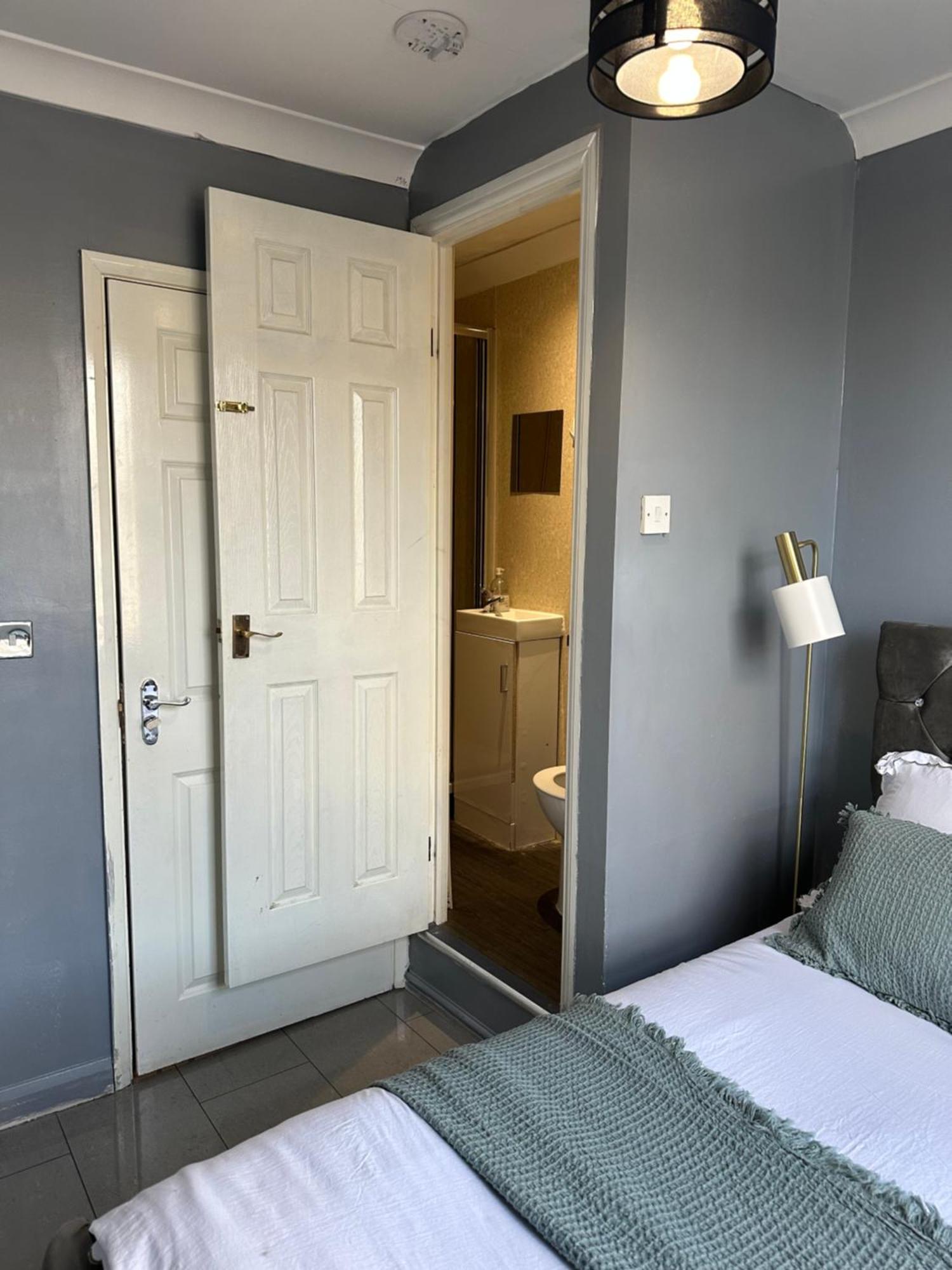 "Bright & Spacious" 3 Bedroom Flat By Kings Cross, St Pancras Station!!!!64 런던 외부 사진