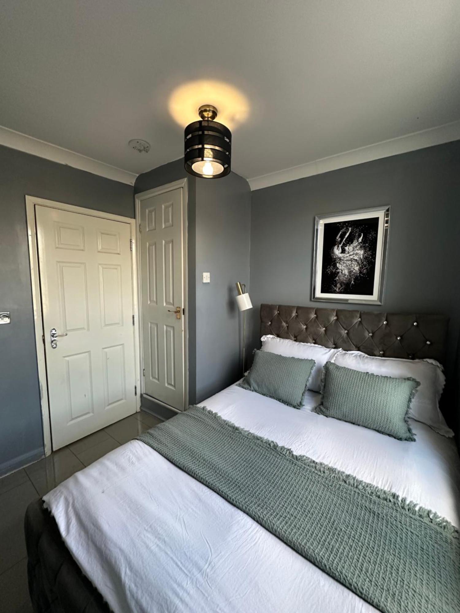 "Bright & Spacious" 3 Bedroom Flat By Kings Cross, St Pancras Station!!!!64 런던 외부 사진