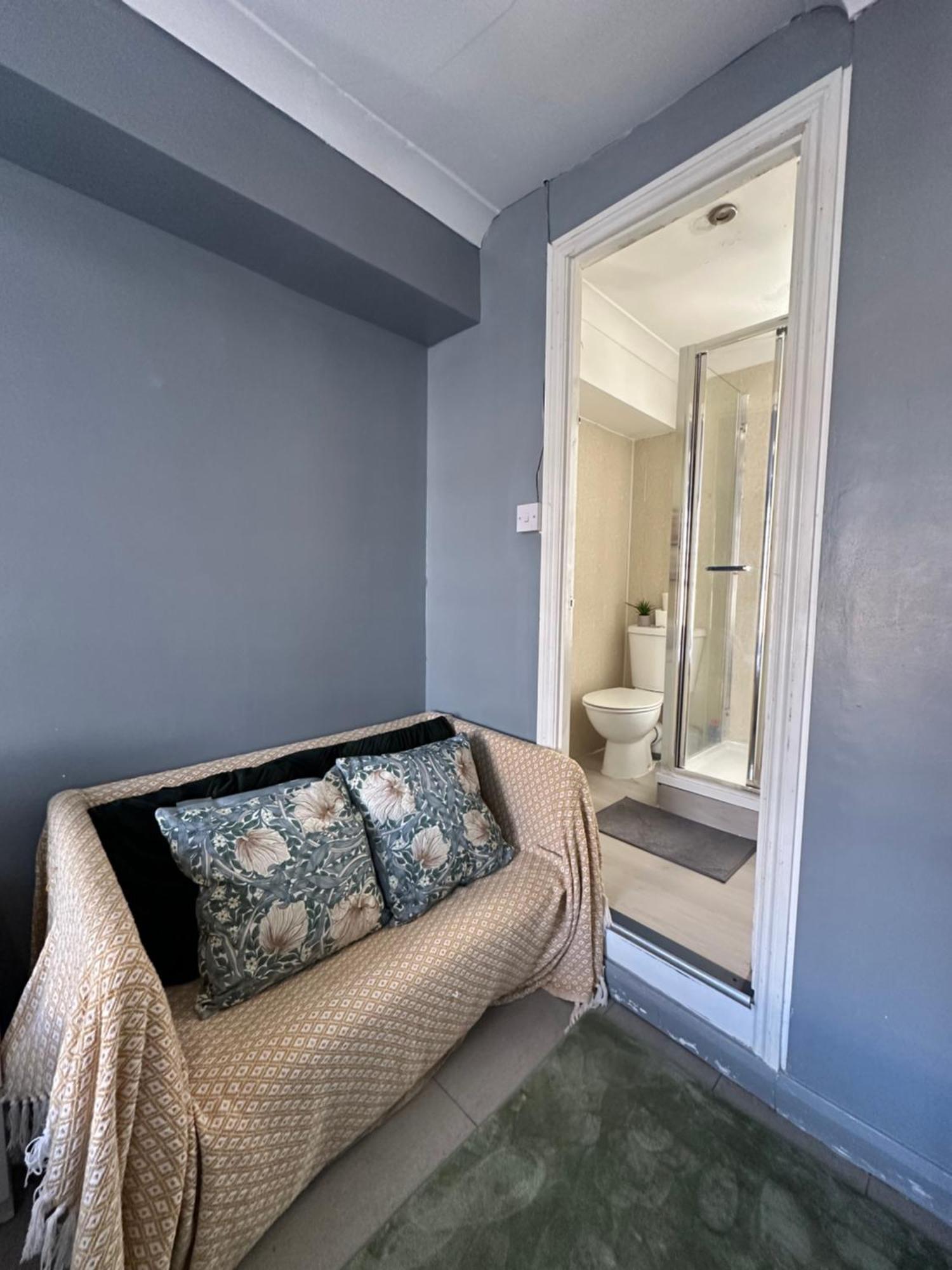"Bright & Spacious" 3 Bedroom Flat By Kings Cross, St Pancras Station!!!!64 런던 외부 사진