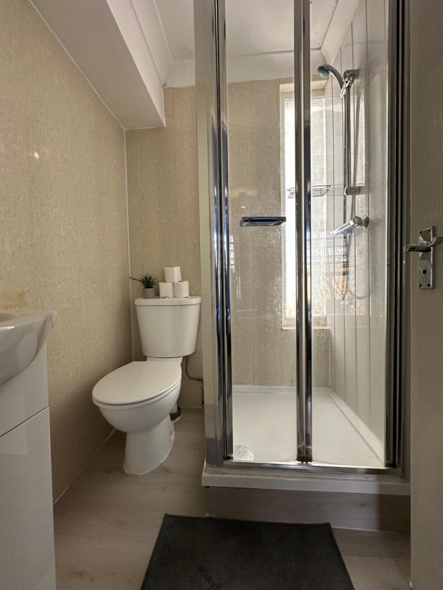 "Bright & Spacious" 3 Bedroom Flat By Kings Cross, St Pancras Station!!!!64 런던 외부 사진