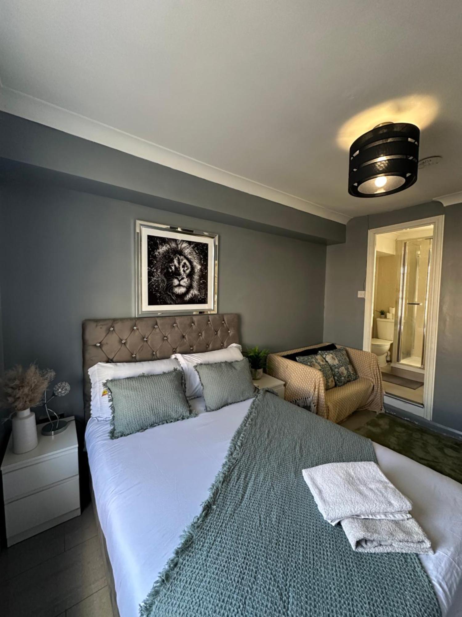 "Bright & Spacious" 3 Bedroom Flat By Kings Cross, St Pancras Station!!!!64 런던 외부 사진