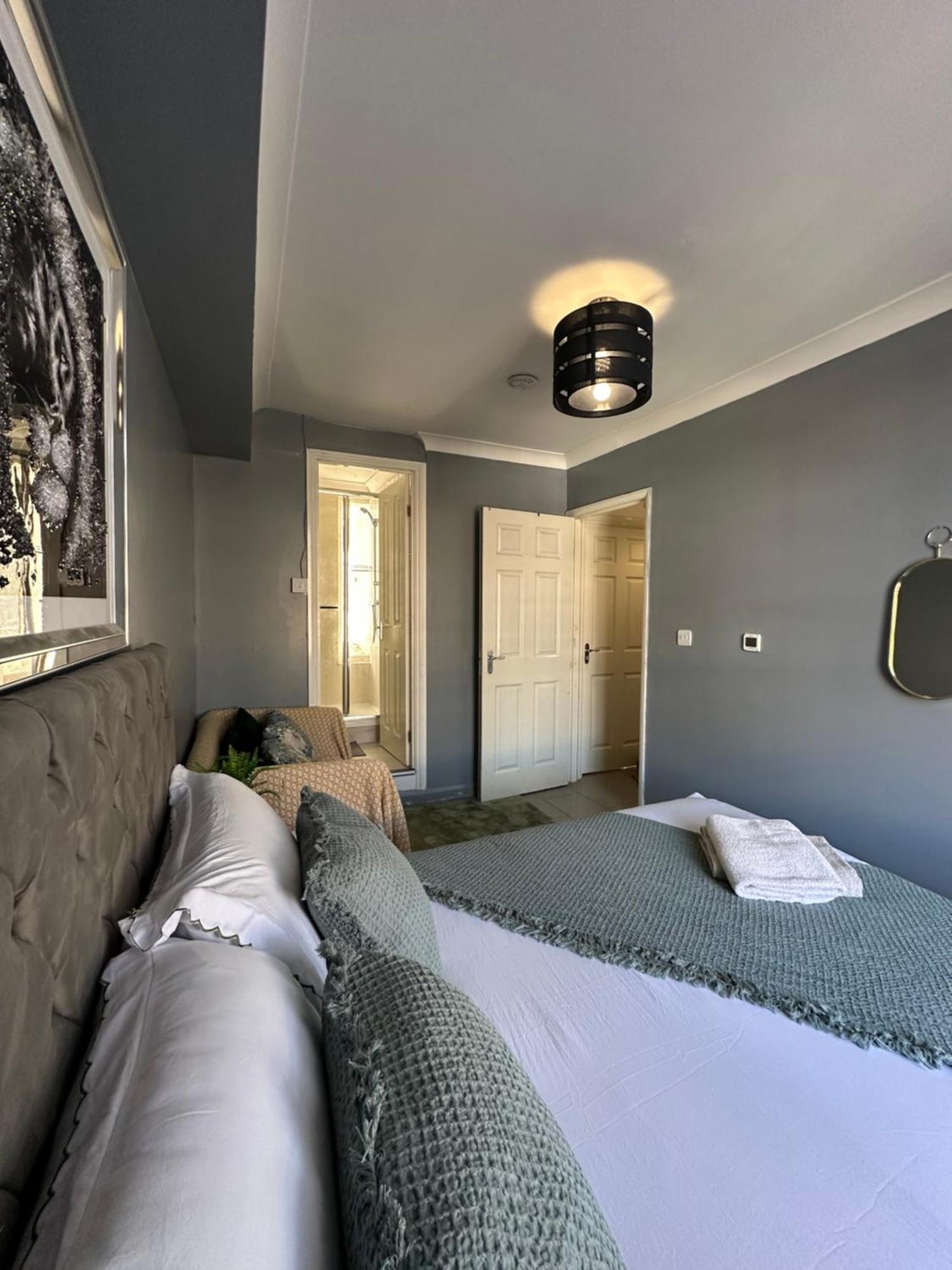"Bright & Spacious" 3 Bedroom Flat By Kings Cross, St Pancras Station!!!!64 런던 외부 사진