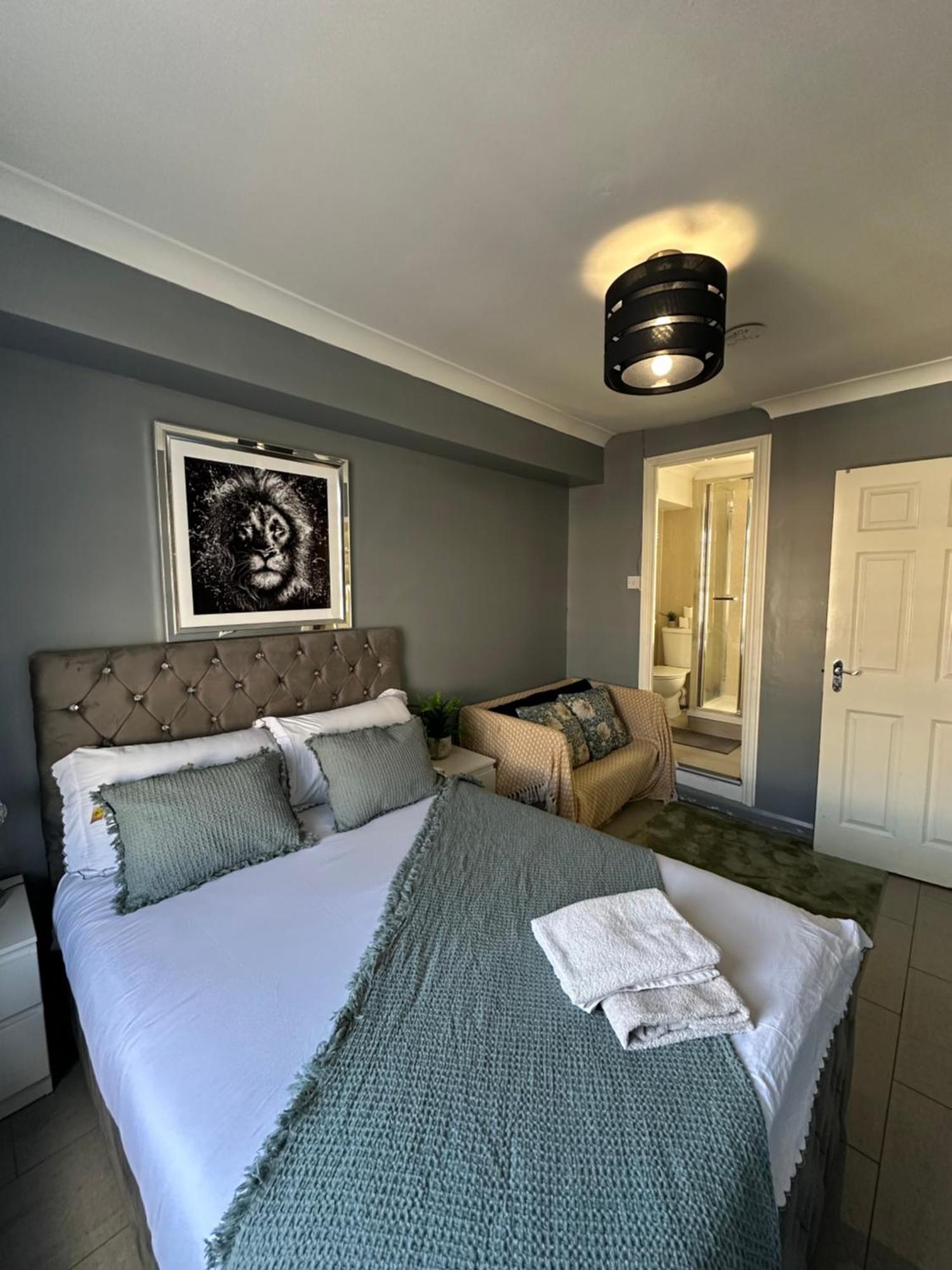 "Bright & Spacious" 3 Bedroom Flat By Kings Cross, St Pancras Station!!!!64 런던 외부 사진