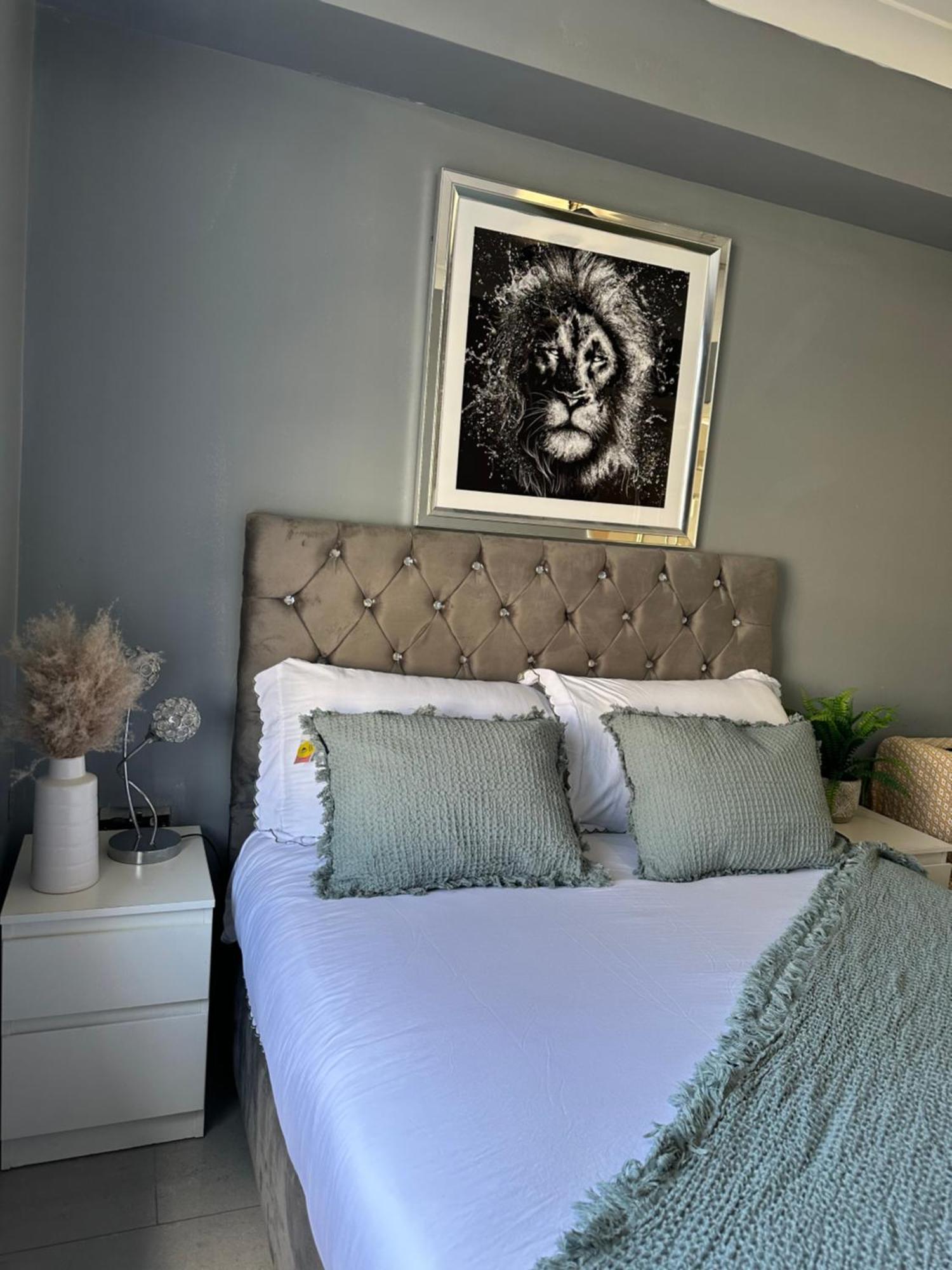 "Bright & Spacious" 3 Bedroom Flat By Kings Cross, St Pancras Station!!!!64 런던 외부 사진