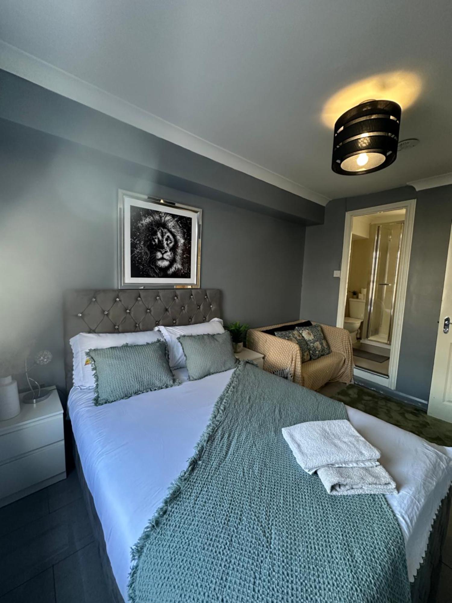 "Bright & Spacious" 3 Bedroom Flat By Kings Cross, St Pancras Station!!!!64 런던 외부 사진