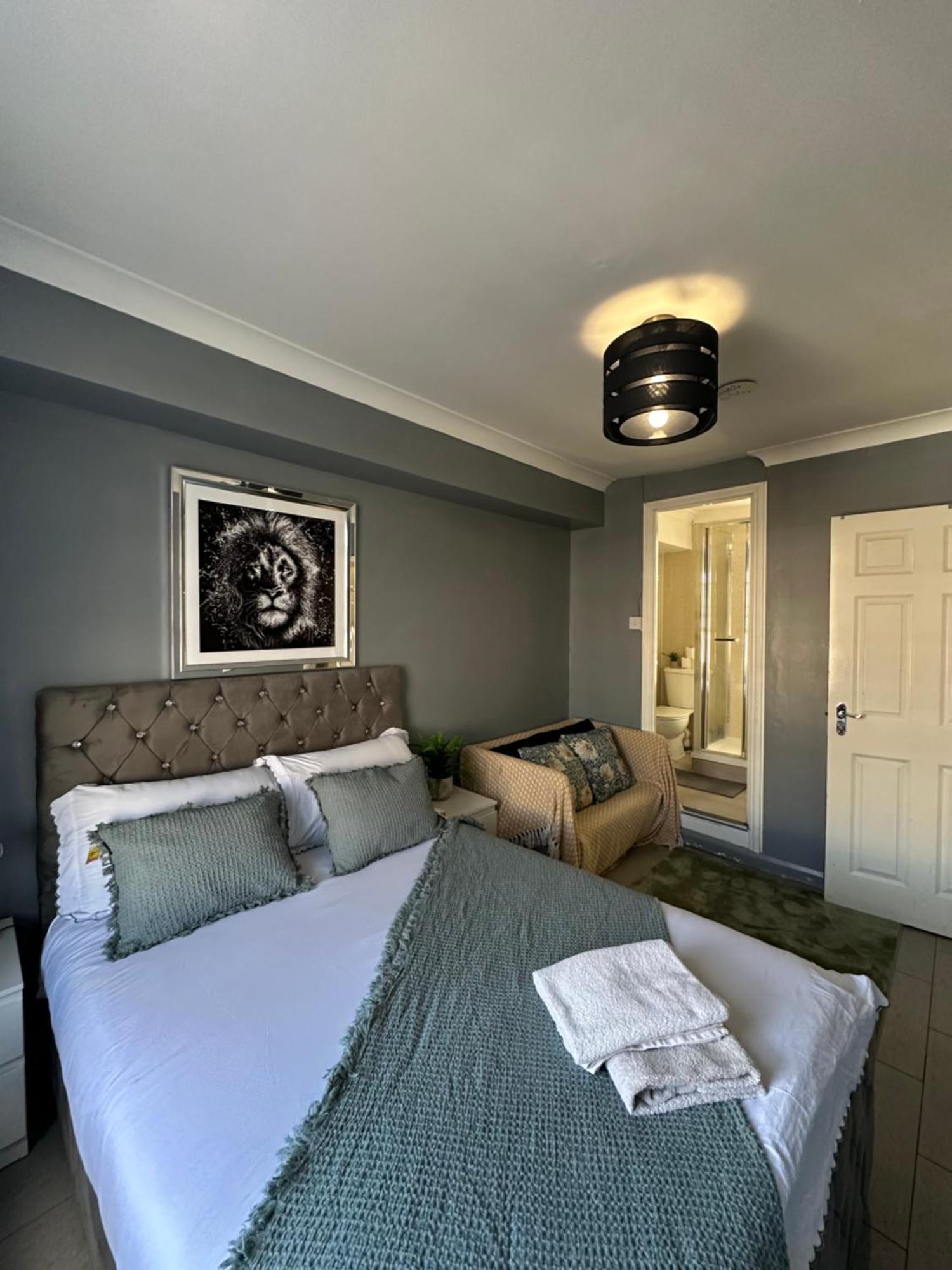 "Bright & Spacious" 3 Bedroom Flat By Kings Cross, St Pancras Station!!!!64 런던 외부 사진