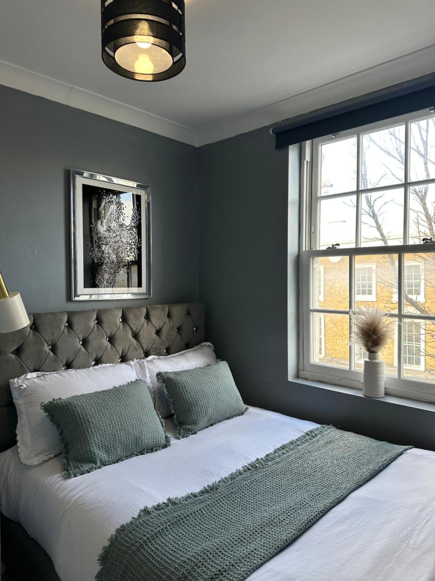 "Bright & Spacious" 3 Bedroom Flat By Kings Cross, St Pancras Station!!!!64 런던 외부 사진