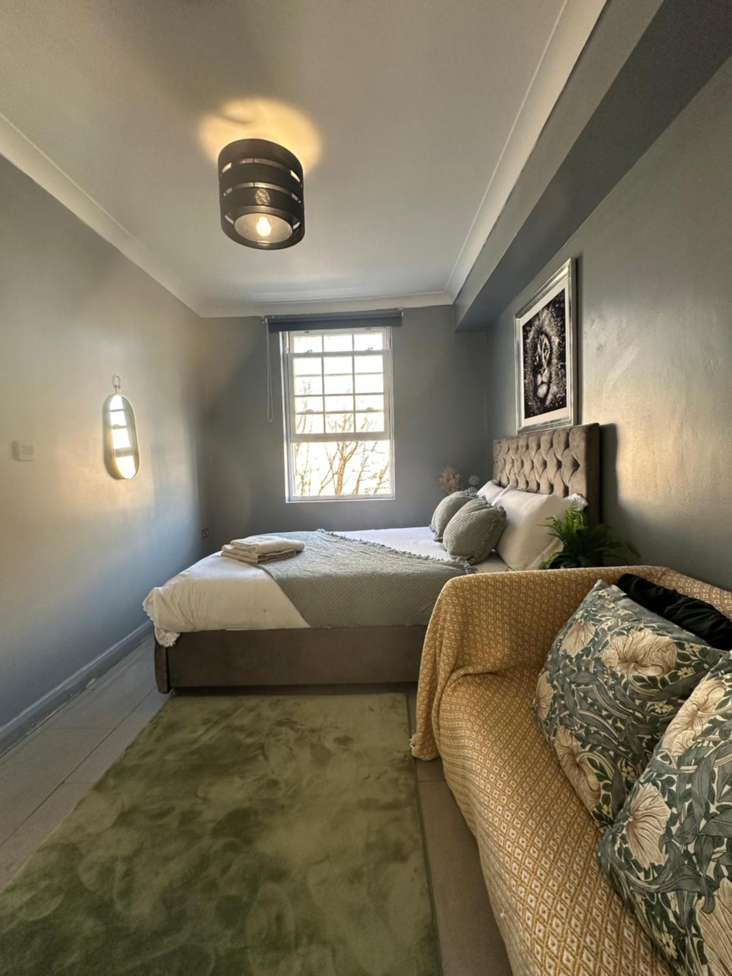 "Bright & Spacious" 3 Bedroom Flat By Kings Cross, St Pancras Station!!!!64 런던 외부 사진