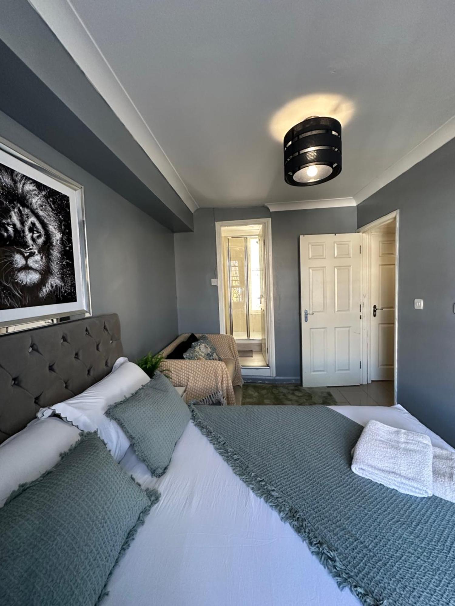 "Bright & Spacious" 3 Bedroom Flat By Kings Cross, St Pancras Station!!!!64 런던 외부 사진