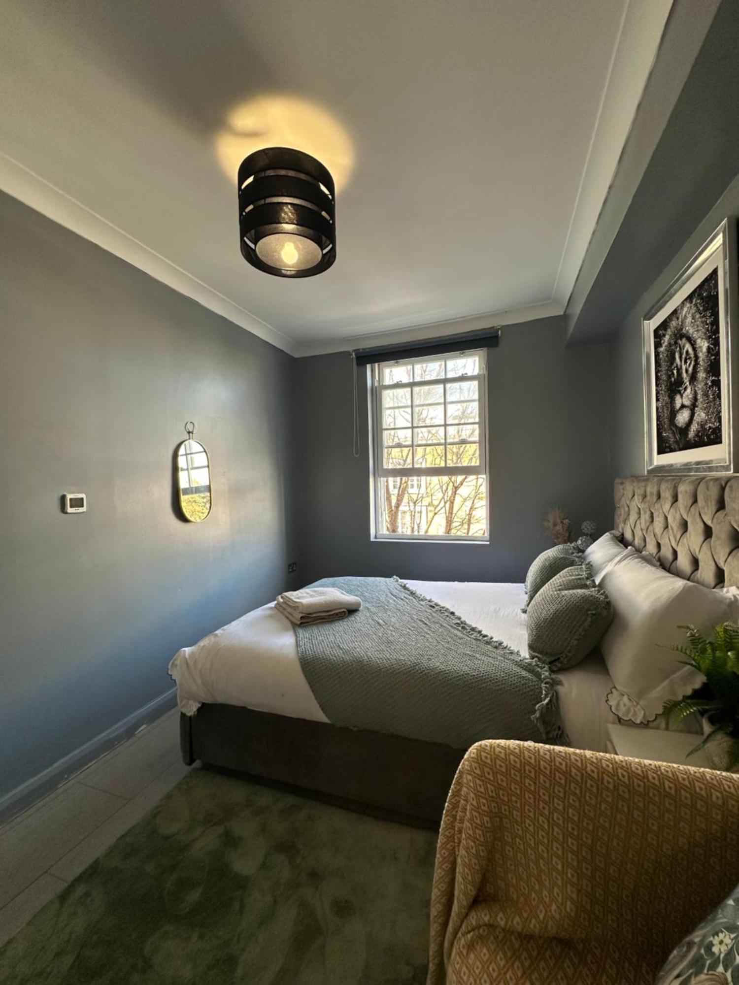 "Bright & Spacious" 3 Bedroom Flat By Kings Cross, St Pancras Station!!!!64 런던 외부 사진