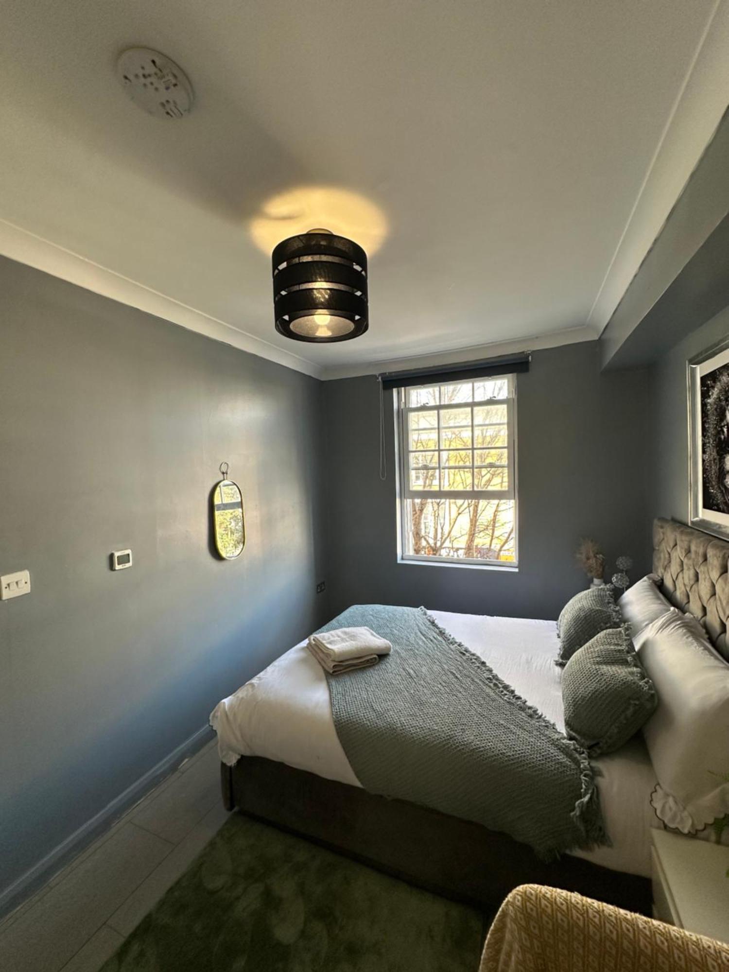"Bright & Spacious" 3 Bedroom Flat By Kings Cross, St Pancras Station!!!!64 런던 외부 사진